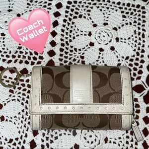 Coach Khaki Clutch Signature Compact Wallet Leather-ware Snap Closure Wa…